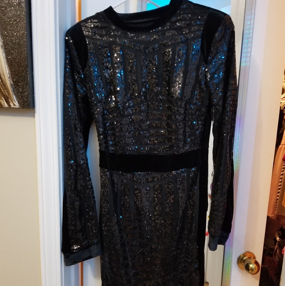 ? Dresses & Skirts - Sequins dress